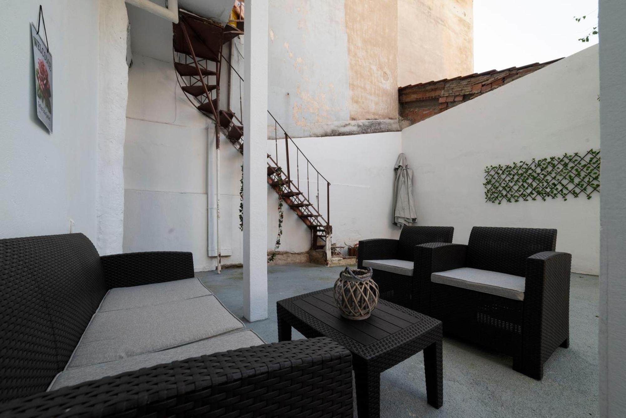 Thissio Getaway 2Ba Next To Athens Ancient Market Exterior photo